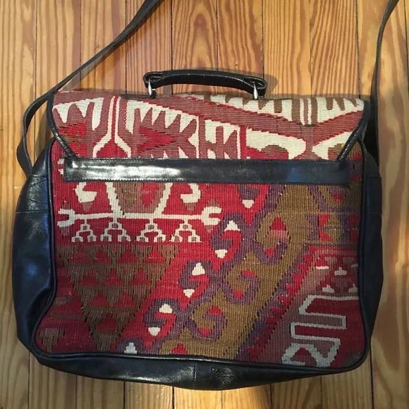 Host Pick! THE NOMADIE COLLECTION Vintage Kilim Briefcase/Laptop Bag - Picture 4 of 8